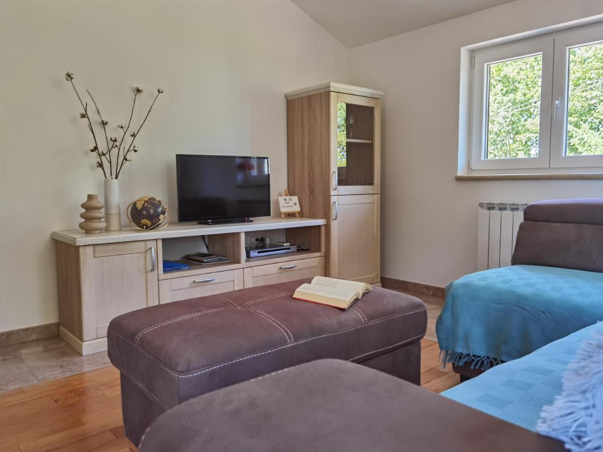 Apartment Luce Pićan Exteriér fotografie