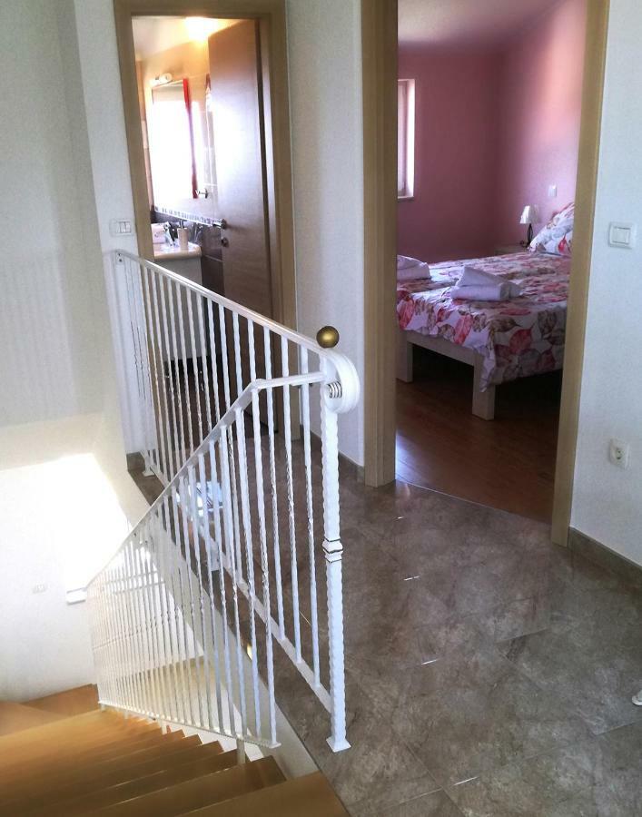 Apartment Luce Pićan Exteriér fotografie